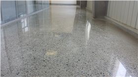 水泥地面硬化劑通道硬化方案